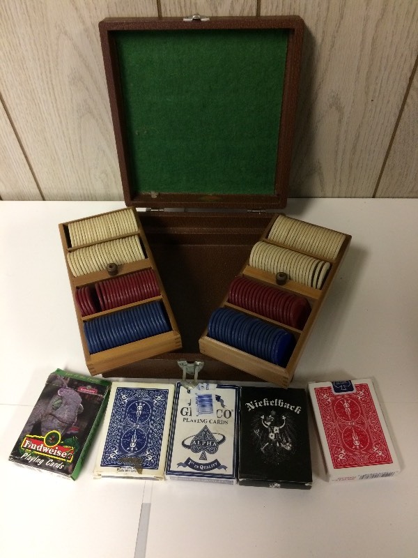 lot 66 image: Vintage LOWE Poker Chip Set plus 5 decks of playing cards
