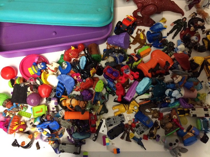lot 69 image: Tote full of Small Toys, Fast Food Premiums