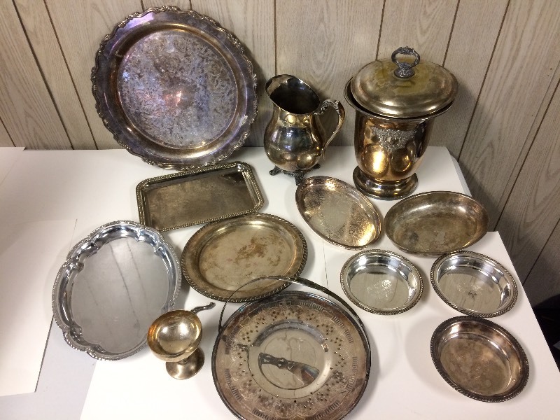 lot 101 image: Silverplate Lot