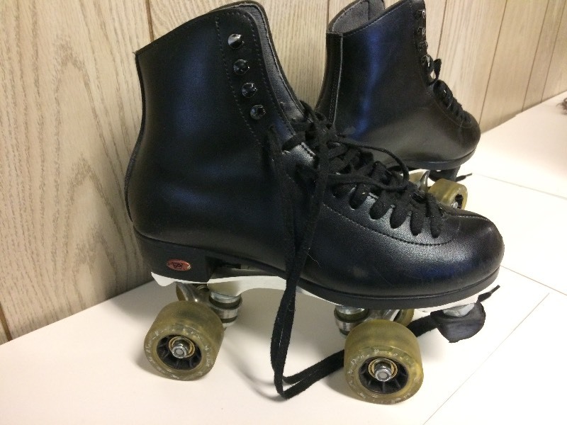 lot 104 image: Mens Power Dyne Roller Skates Sz 8