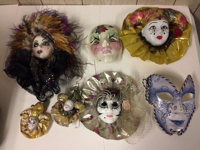 lot 105 image: Decorative Ceramic Masks