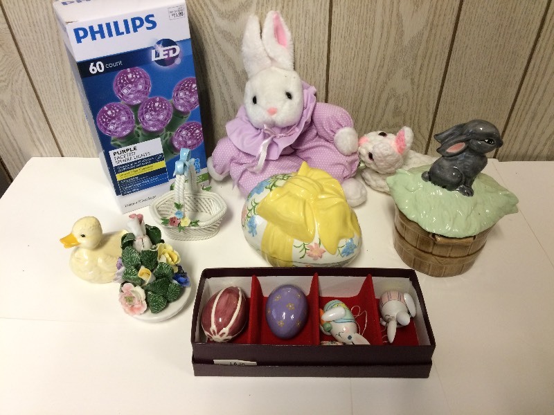 lot 106 image: Easter Decorations & Lights
