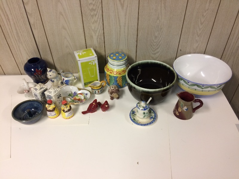 lot 116 image: Vintage Kitchen Ceramics