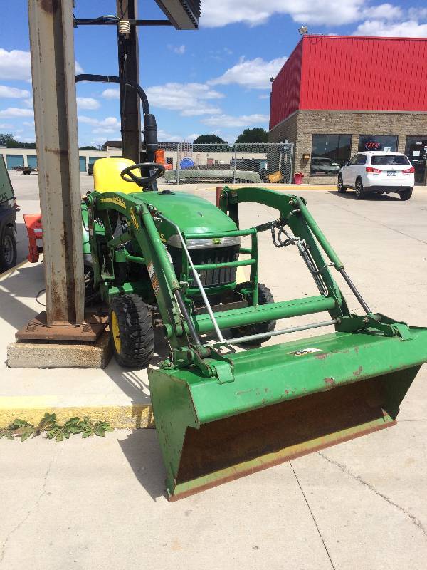 2008 John Deere 2305