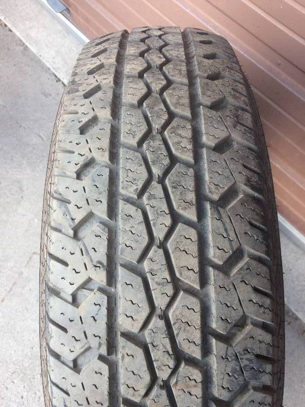 Kelly Safari Tire