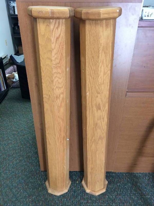 lot 20 image: Bed Posts