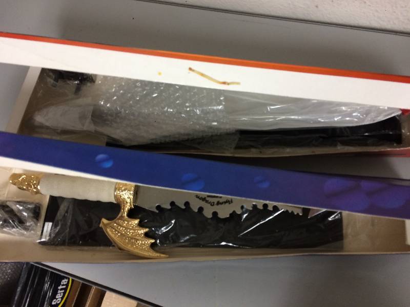 lot 48 image: Flying Dragon Knives