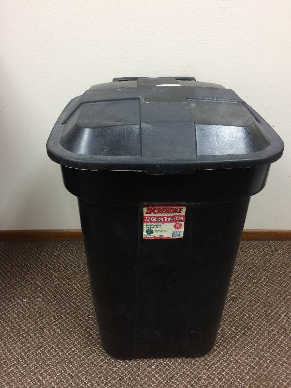 32 Gallon Trash Can