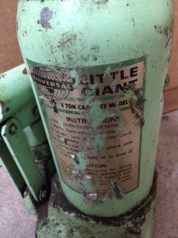 Universal Little Giant Bottle Jack