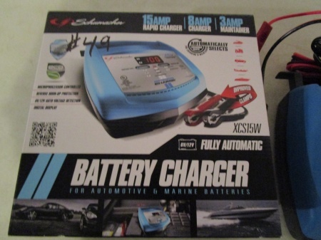 lot 49 image: Schumacher Battery Charger