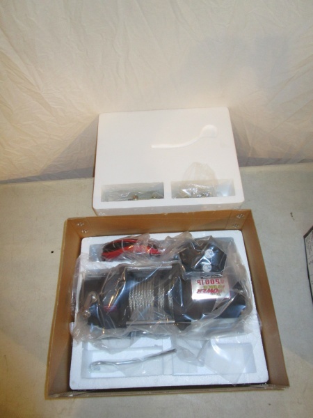 lot 88 image: Wood Power 4500 lb Winch