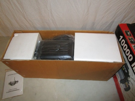 lot 91 image: Wood Power 10,000 lb Truck Winch