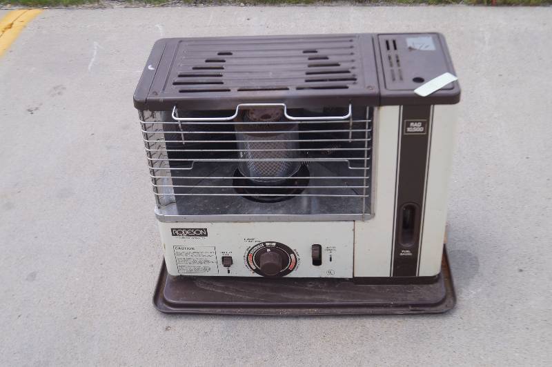 lot 8 image: Kerosene Heater
