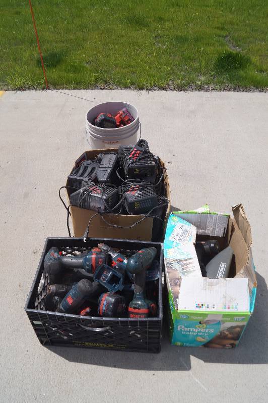 lot 10 image: Power Tools, Batteries & Chargers