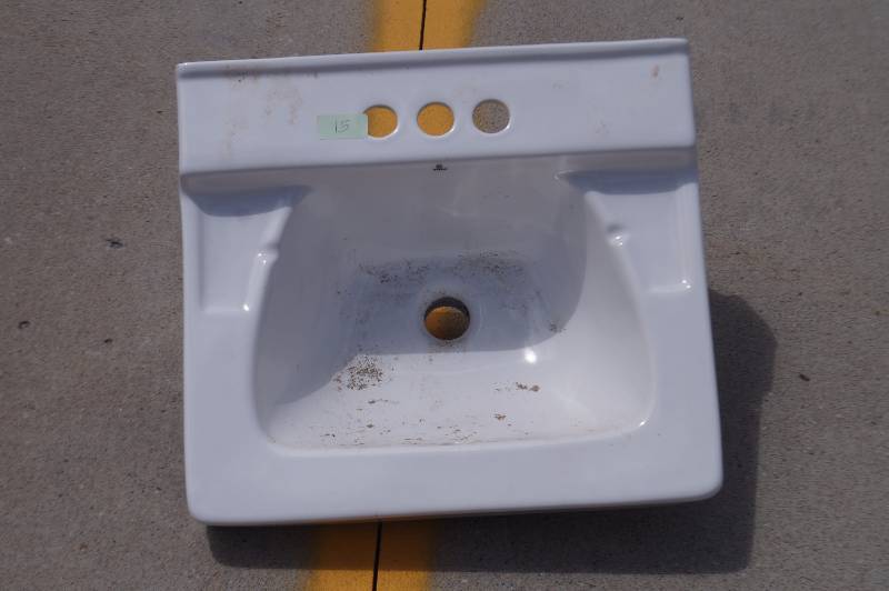 lot 15 image: NEW Sink
