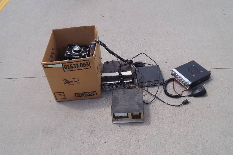 lot 17 image: CB Radios