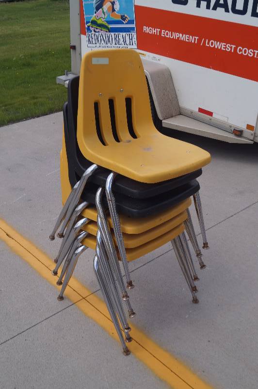 lot 18 image: Stackable Chairs