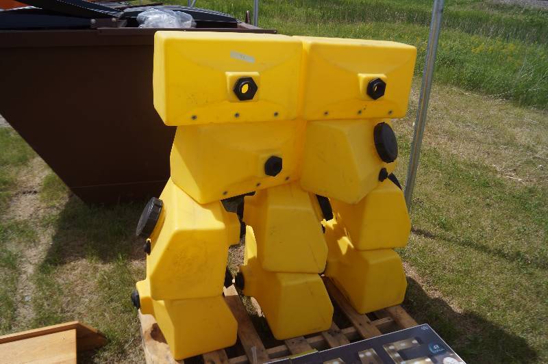 lot 38 image: Saddle tanks