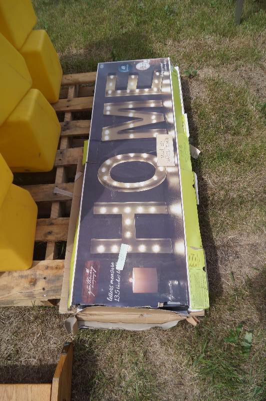 lot 40 image: HOME Lighted Sign
