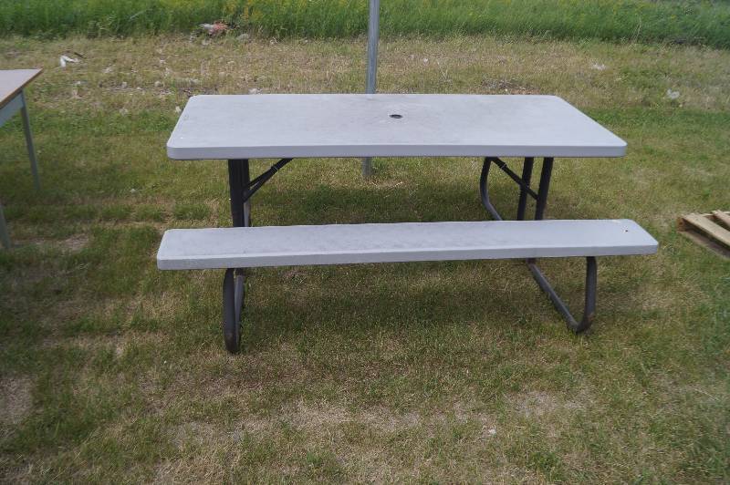 lot 42 image: Picnic Table