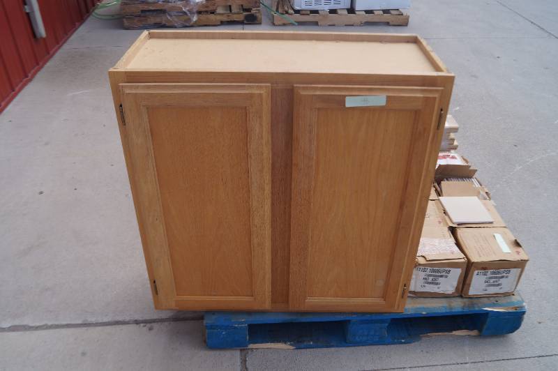 lot 48 image: Upper Cabinet