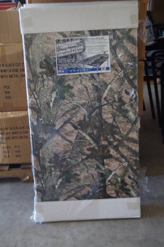 lot 60 image: NEW - 3 - Camo Folding Tables