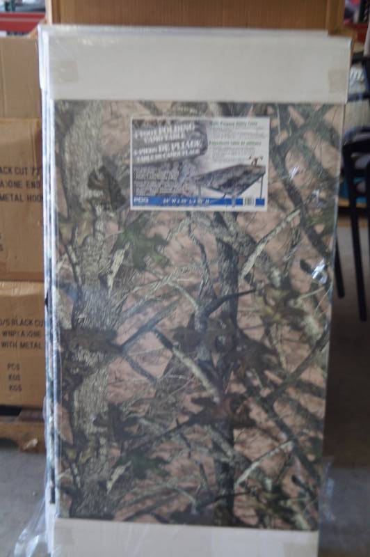 lot 61 image: NEW - 3 - Camo Folding Tables