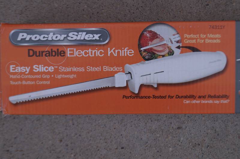 lot 73 image: Electric Knife