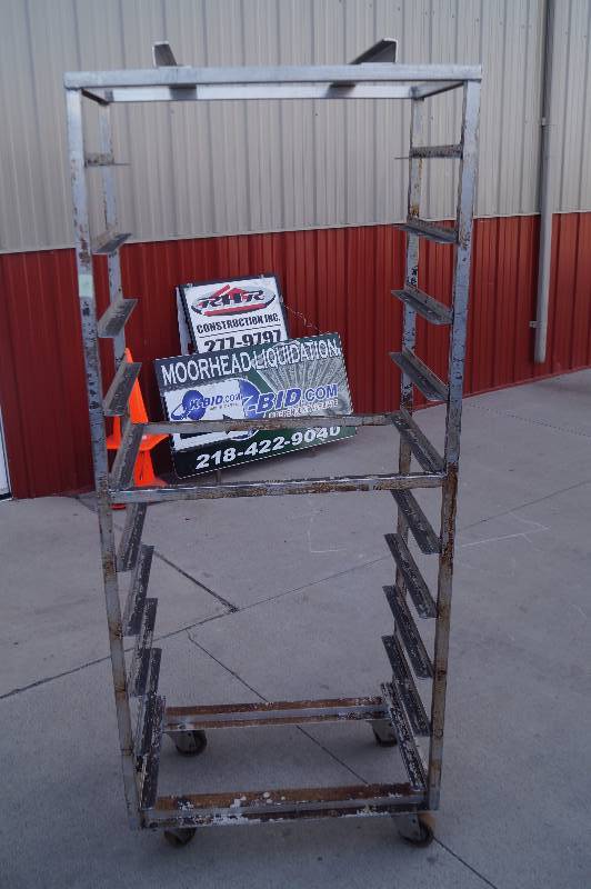 lot 96 image: Aluminum Tray Cart