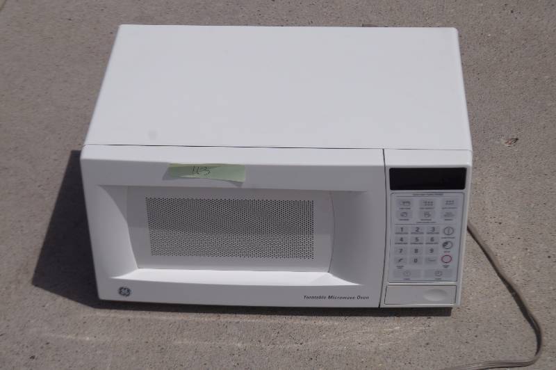 lot 163 image: Microwave Oven