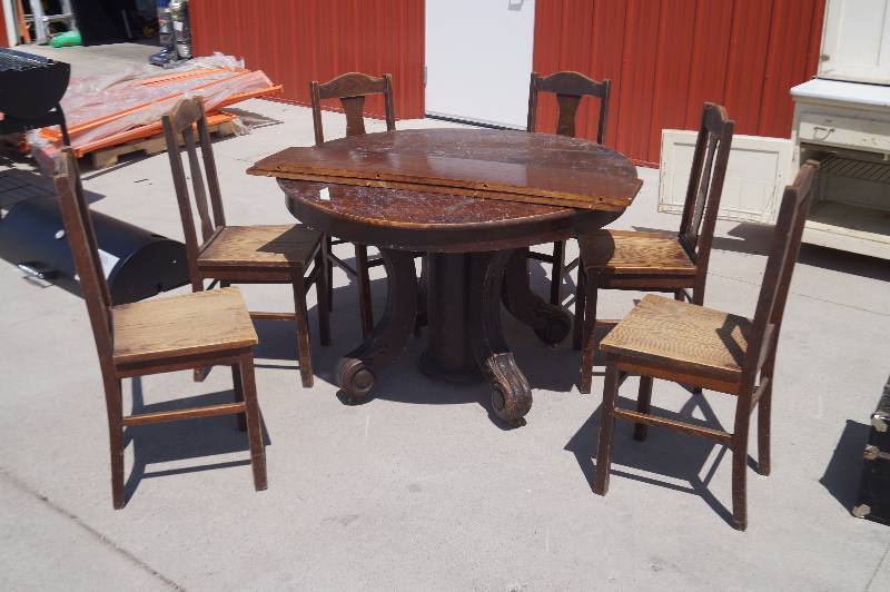 lot 168 image: Antique Table & Chairs