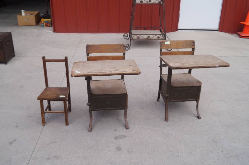 lot 174 image: Antique School Desks & Chair