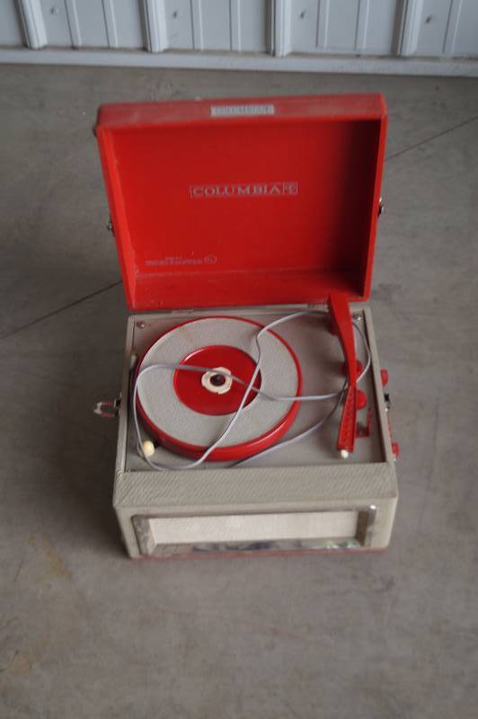 lot 184 image: Vintage Columbia Record Player