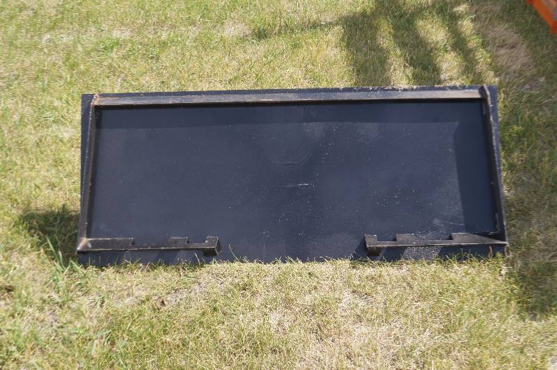 lot 203 image: Skid Steer Receiver Plate