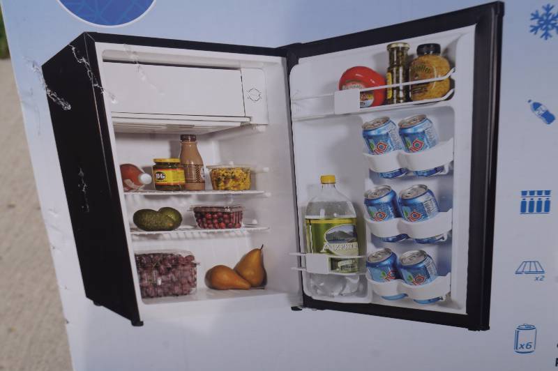 lot 208 image: NEW Haier Mini Fridge