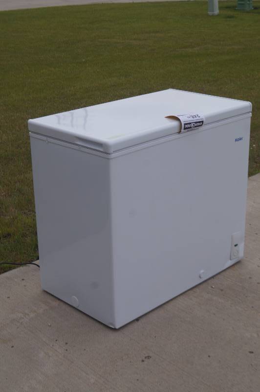 lot 218 image: NEW Haier Medium Size Chest Freezer