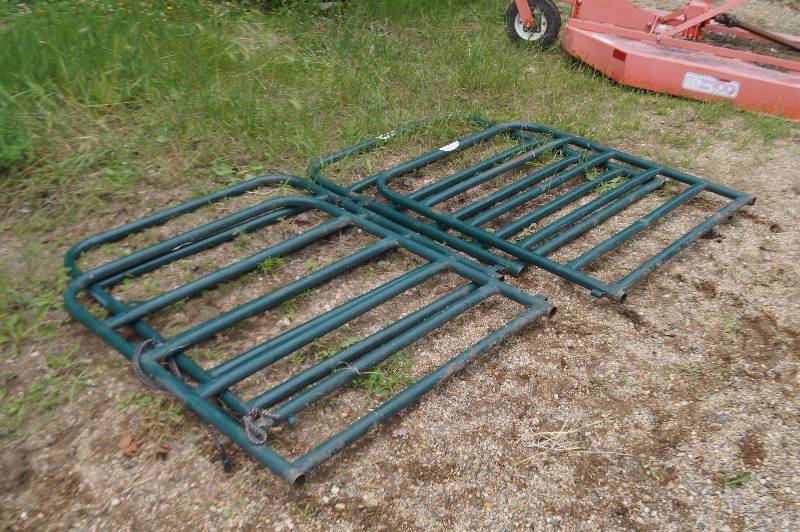 lot 9 image: Livestock gates