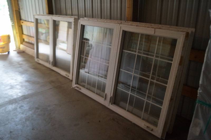lot 28 image: Windows