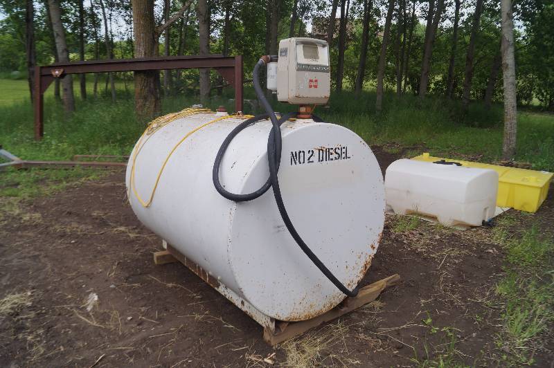 lot 38 image: Diesel Fuel Tank & Pump