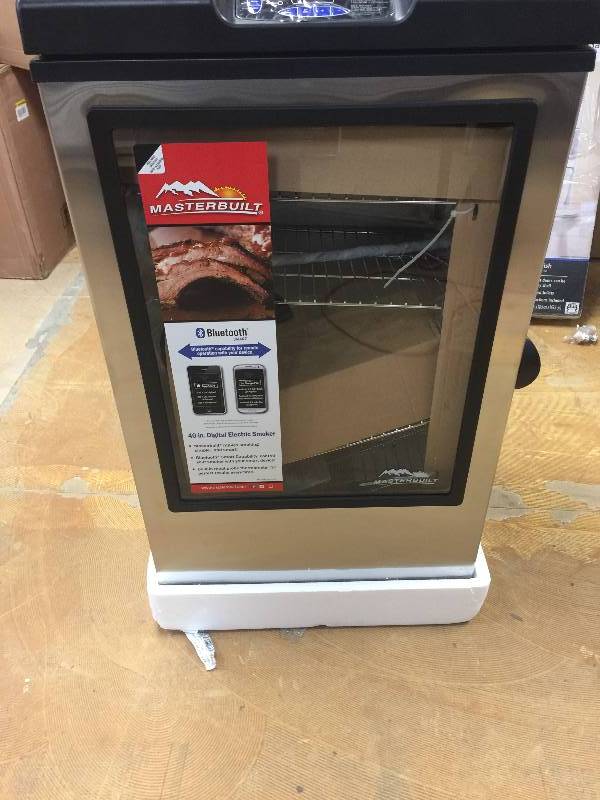 lot 7 image: Masterbuilt Bluetooth Digital Electric Smoker