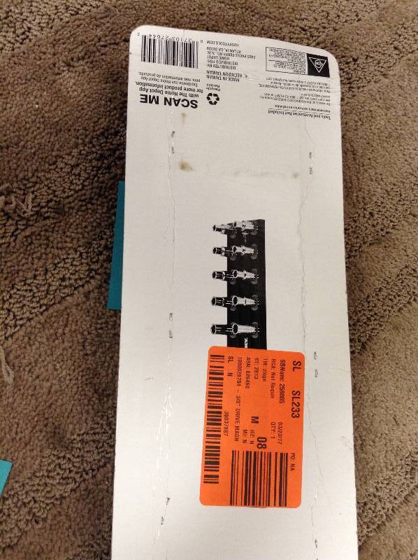 lot 142 image: Husky 38 in magnetic socket rail