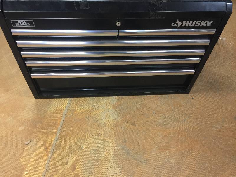 lot 18 image: Husky 33 in. W 6-Drawer Tool Chest, Black never used whit small scratch on the tap