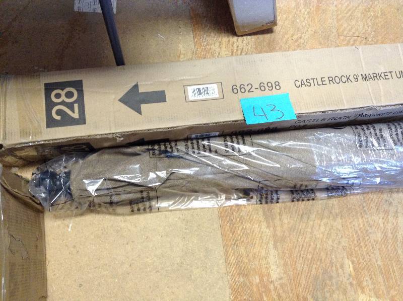 lot 43 image: Castle Rock 9 Market Umbrella