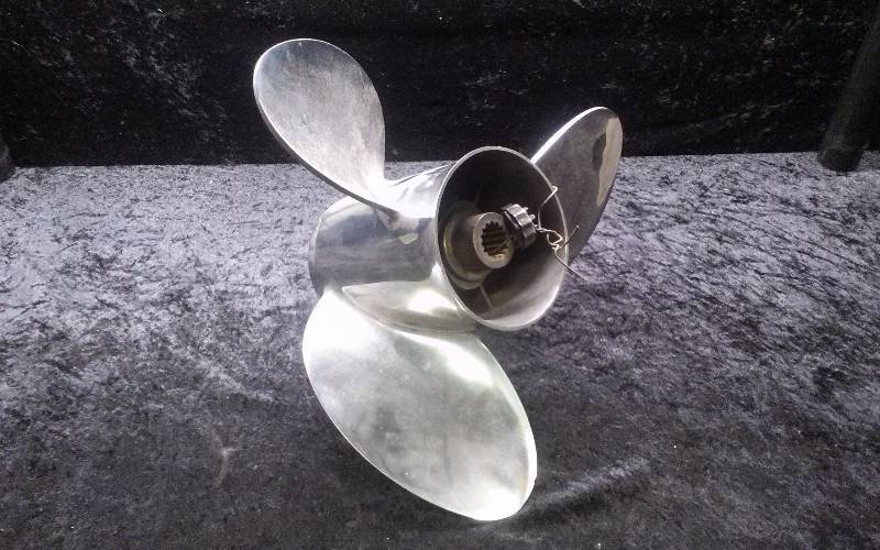 lot 2 image: Stainless Steel Propeller - Viper, 14 34 x19, 3 Blade