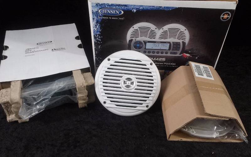 lot 17 image: Jensen Marine Stereo Package, CPM425
