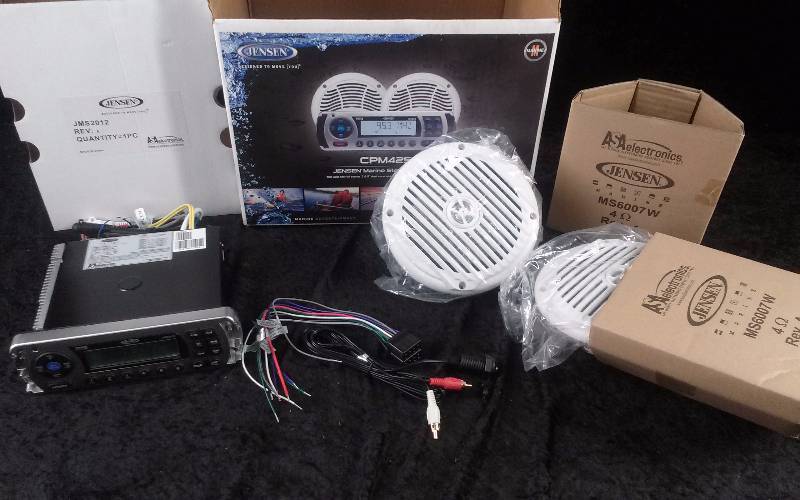 lot 18 image: Jensen Marine Stereo Package, CPM425