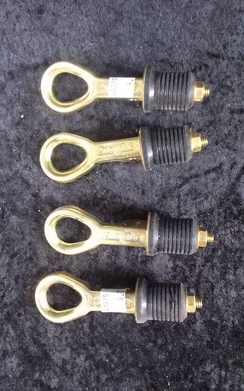 lot 94 image: Lot - (4) Moeller Bailer Plugs, Snaptite
