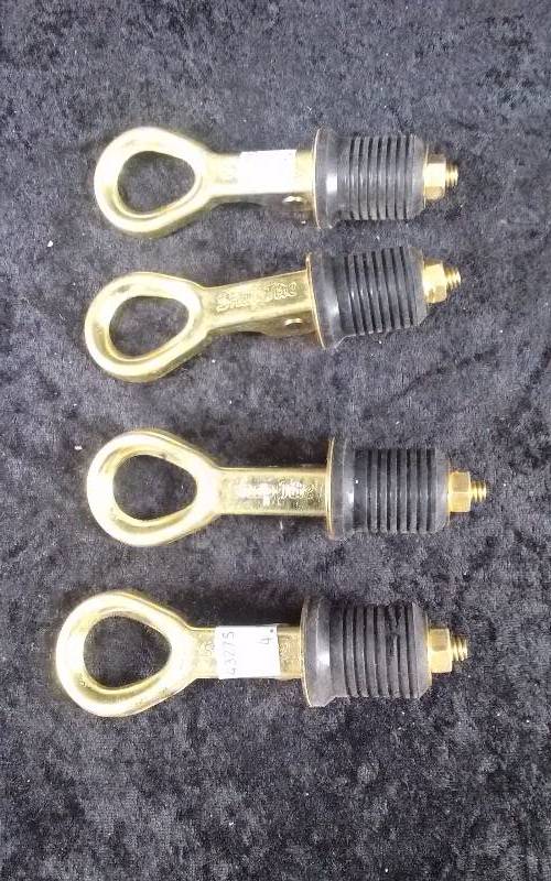lot 96 image: Lot - (4) Moeller Bailer Plugs, Snaptite