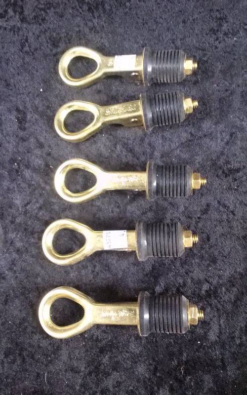 lot 99 image: Lot - (5) Moeller Bailer Plugs, Snaptite