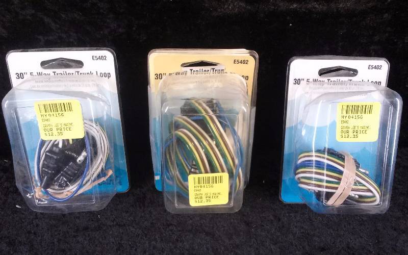 lot 103 image: Lot - (3) Peterson 5-Way TrailerTrunk Loop Connector, 30 Harness, PN E5402
